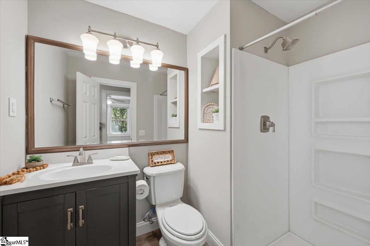 5 Lamar Circle Greenville, SC 29605