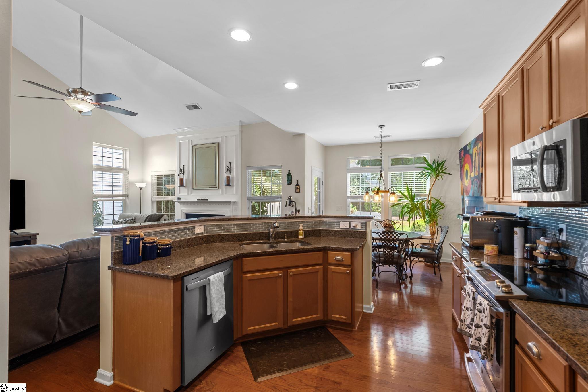 12 Weston Brook Way Greenville, SC 29607