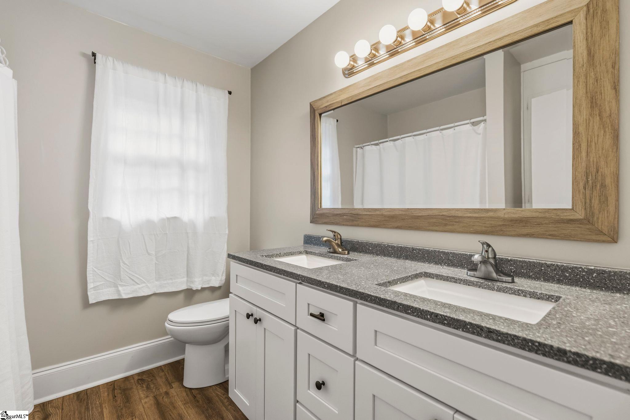 815 Edwards Road UNIT Unit 10 Greenville, SC 29615