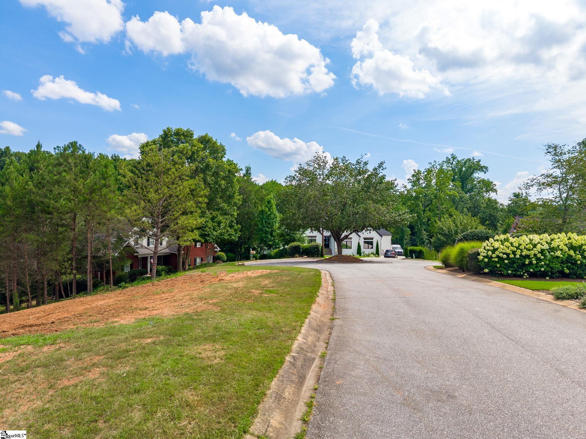223 Hillsboro Trace Spartanburg, SC 26301
