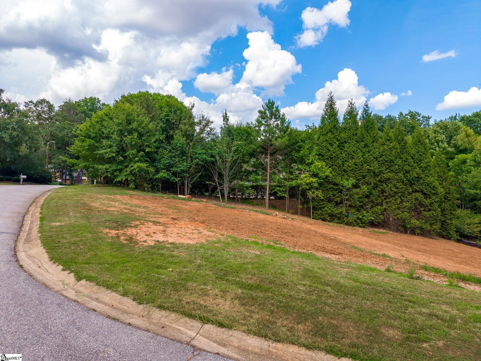 223 Hillsboro Trace Spartanburg, SC 26301