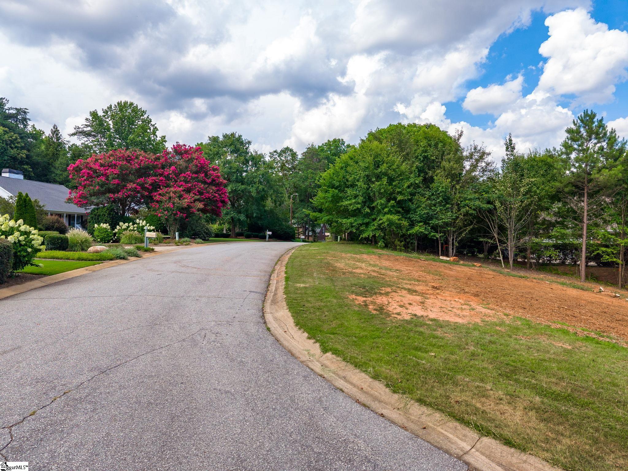 223 Hillsboro Trace Spartanburg, SC 26301