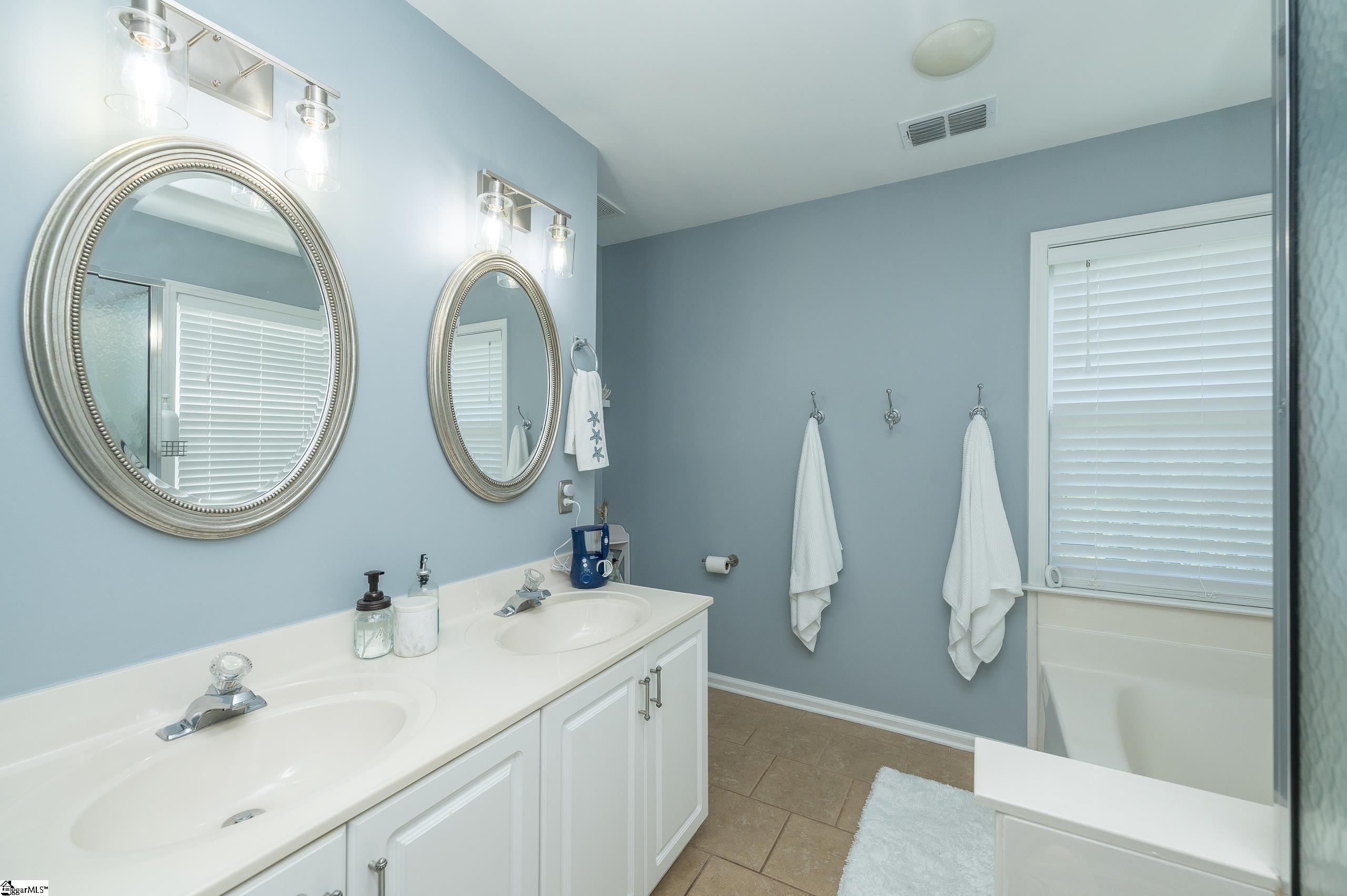 31 Willow Oak Court Simpsonville, SC 29681