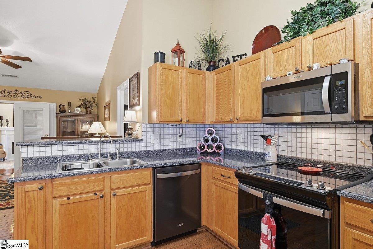 205 Garfield Lane Simpsonville, SC 29681