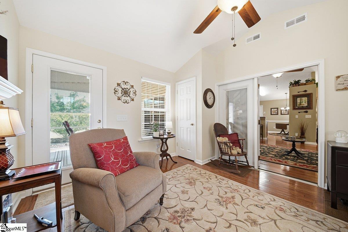 205 Garfield Lane Simpsonville, SC 29681