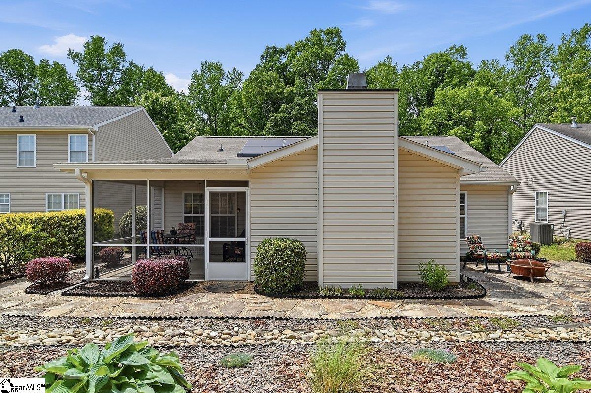 205 Garfield Lane Simpsonville, SC 29681