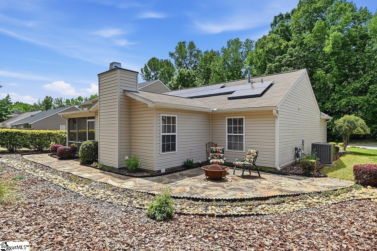 205 Garfield Lane Simpsonville, SC 29681