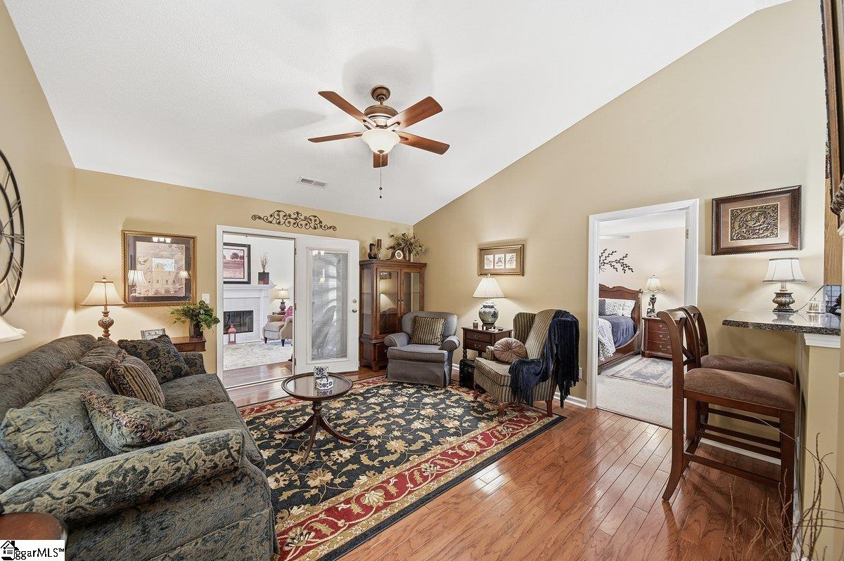 205 Garfield Lane Simpsonville, SC 29681