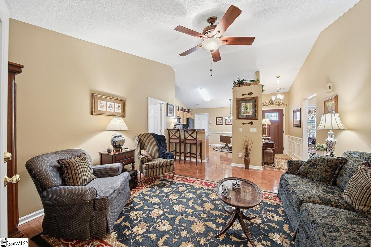 205 Garfield Lane Simpsonville, SC 29681