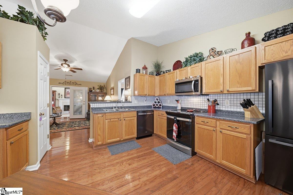 205 Garfield Lane Simpsonville, SC 29681