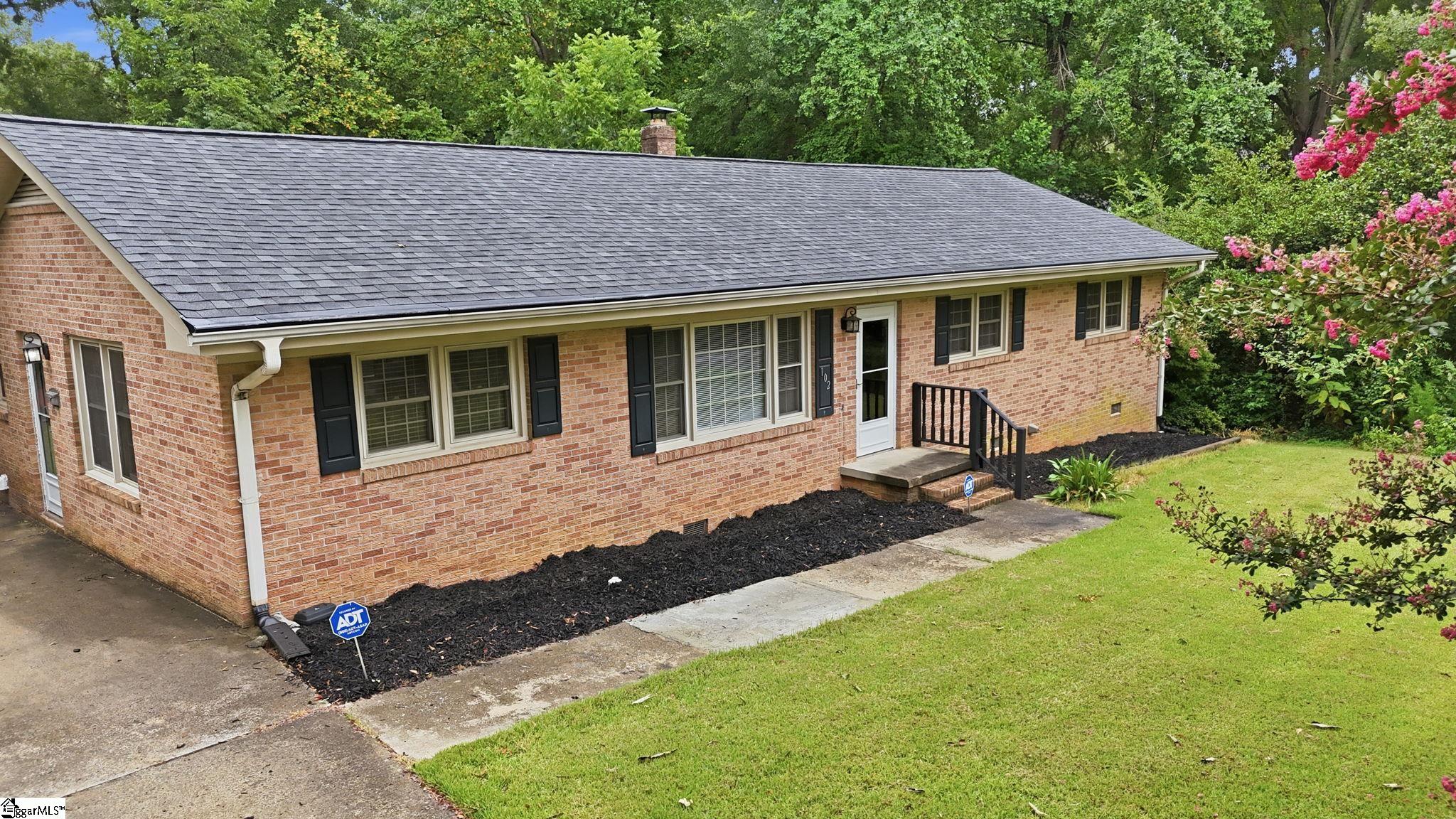 102 Palmetto Drive Simpsonville, SC 29681
