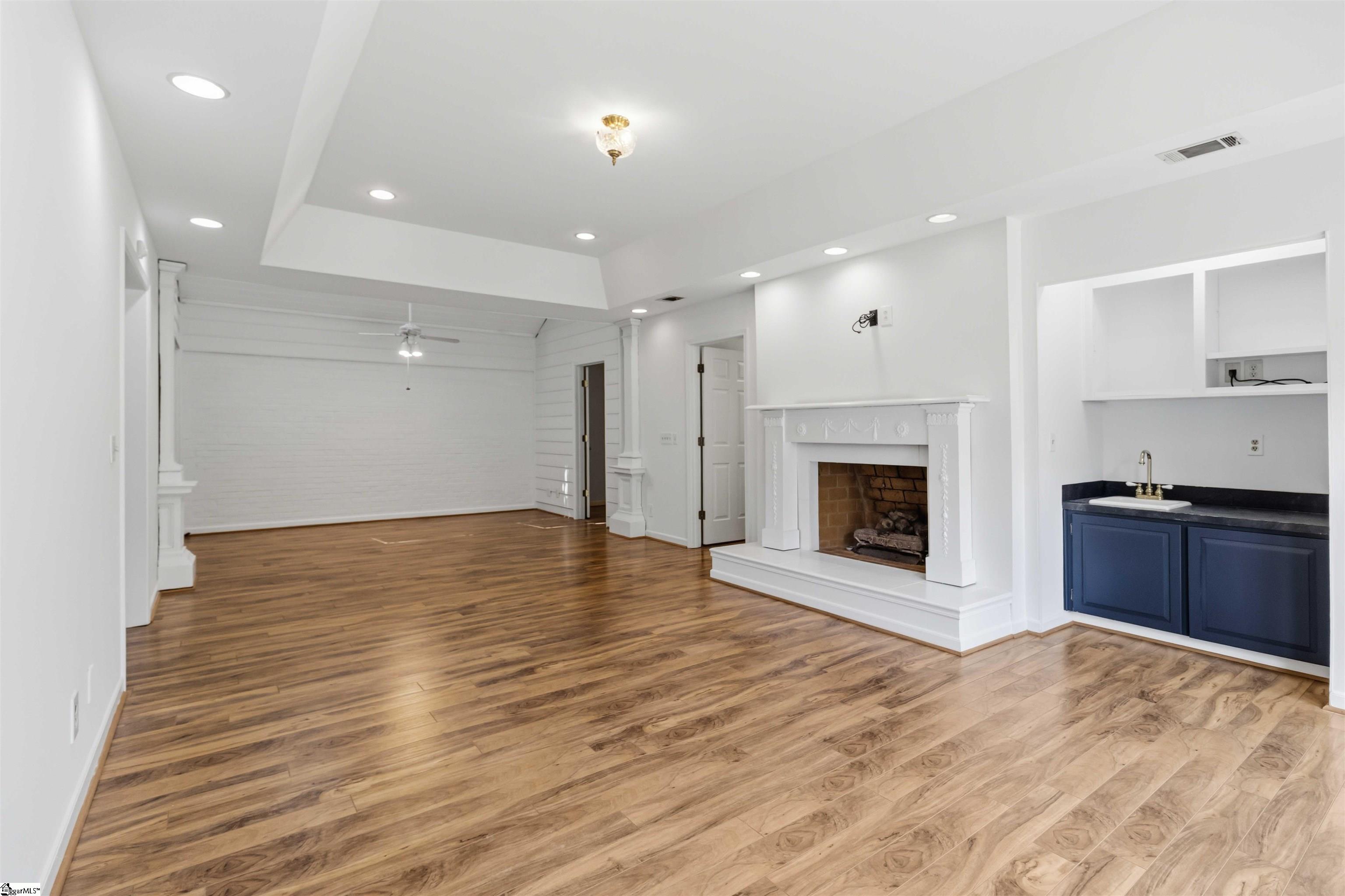 4 Parkins Place Greenville, SC 29607