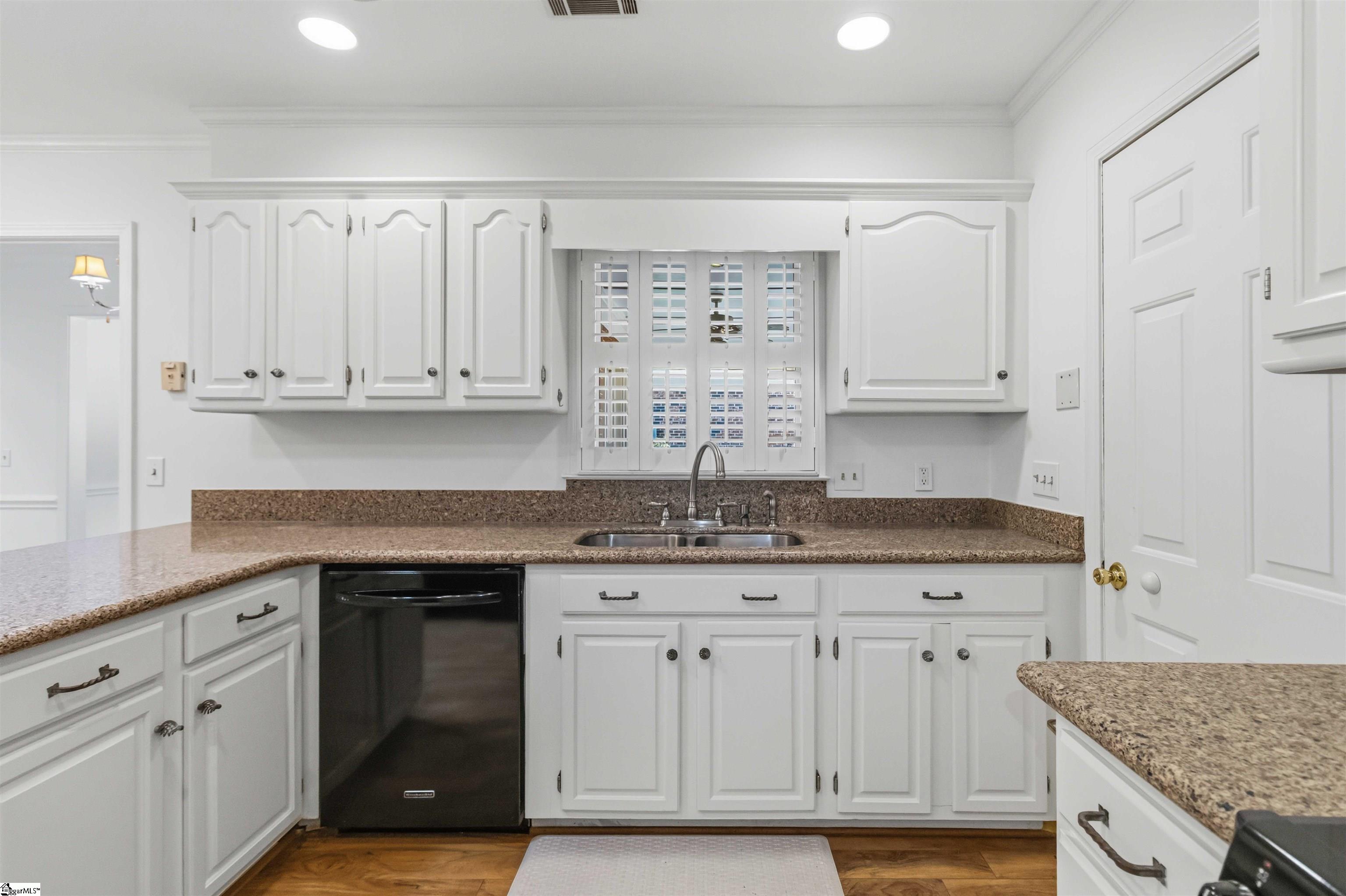 4 Parkins Place Greenville, SC 29607