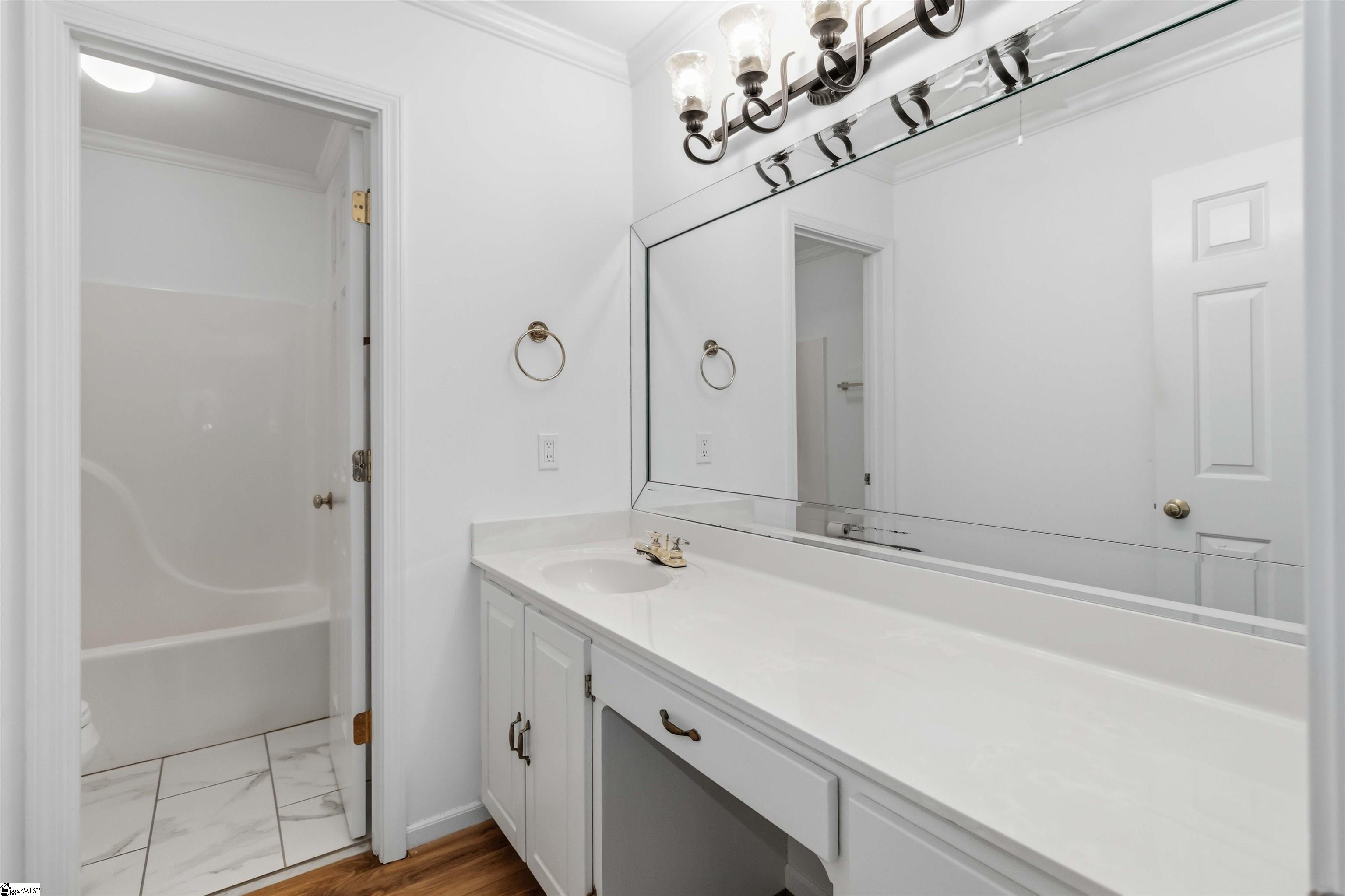 4 Parkins Place Greenville, SC 29607