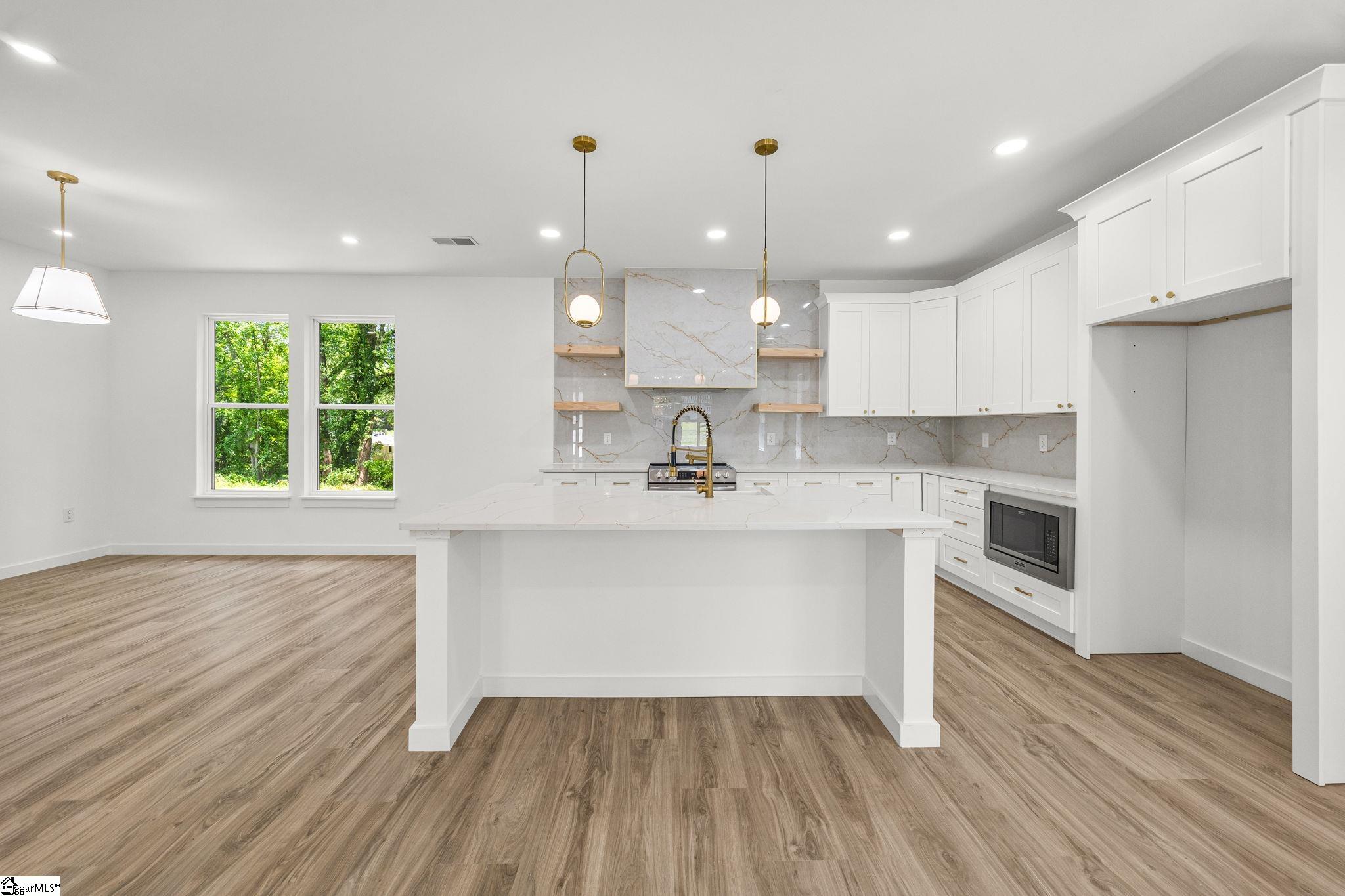 4 McKinley Drive Greenville, SC 29611
