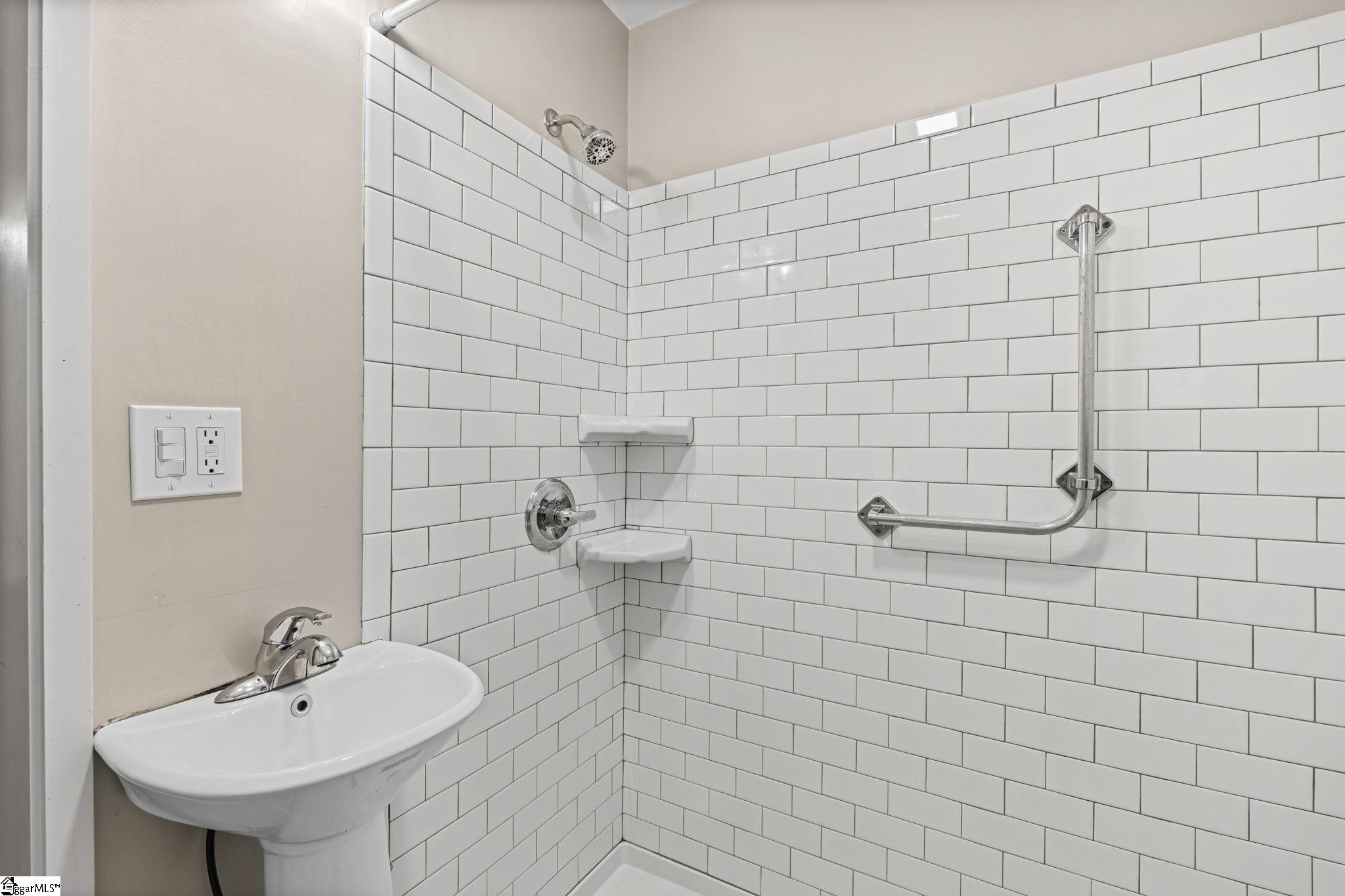 100 Lewis Drive UNIT Unit 19A Greenville, SC 29605