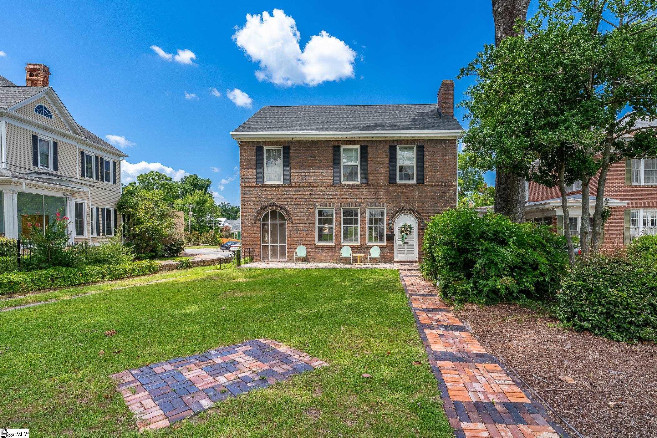 105 E Cambridge Avenue Greenwood, SC 29646