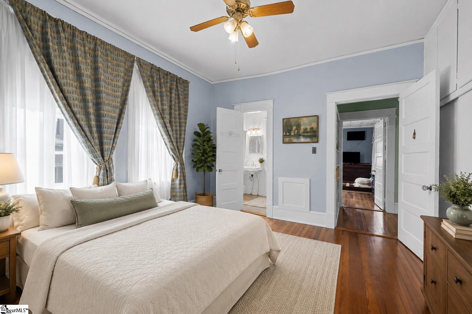 105 E Cambridge Avenue Greenwood, SC 29646