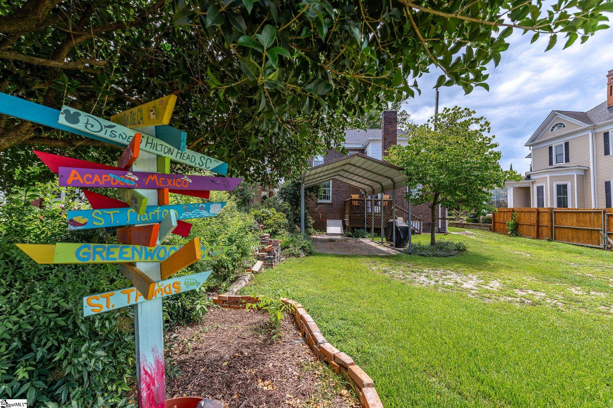 105 E Cambridge Avenue Greenwood, SC 29646
