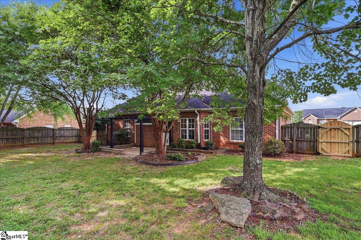 529 Fox Hurst Court Moore, SC 29369