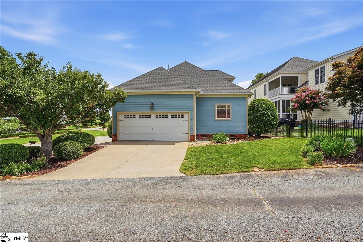 100 Lismore Street Simpsonville, SC 29680
