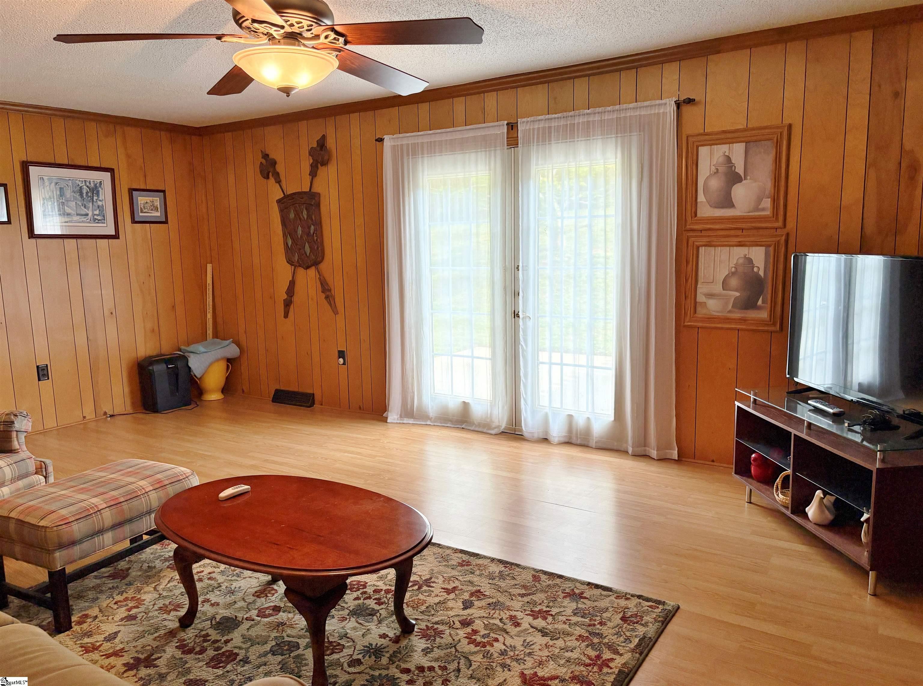 818 Plantation Drive Simpsonville, SC 29681