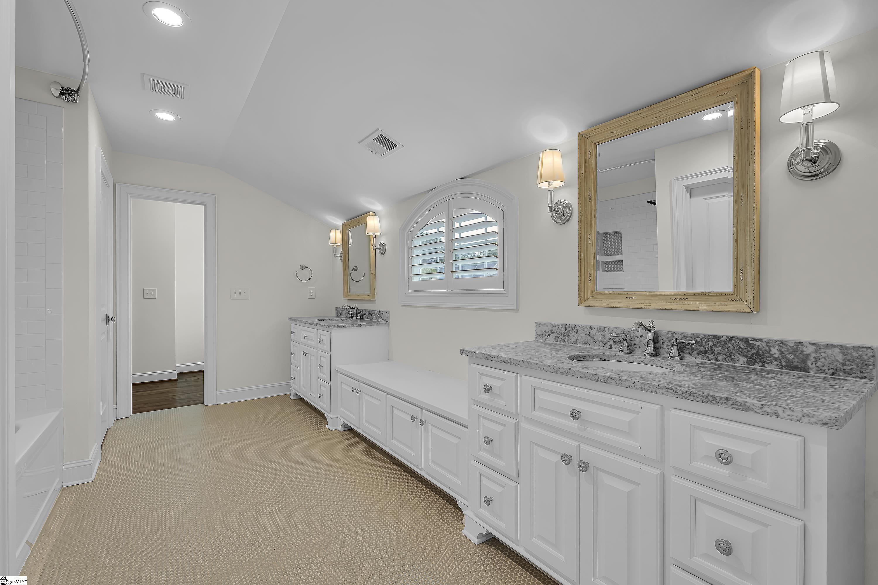 143 Augusta Court Greenville, SC 29605
