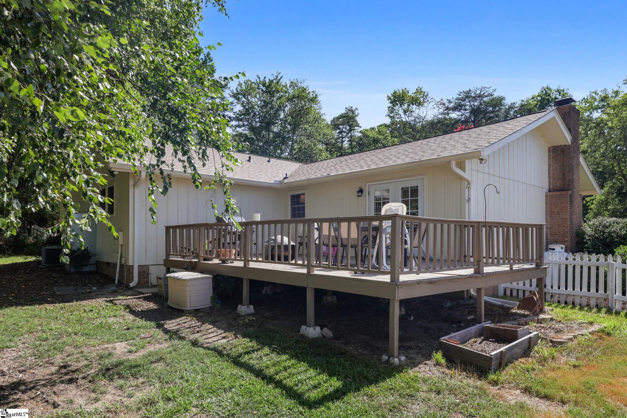 22 Woodview Drive Taylors, SC 29687