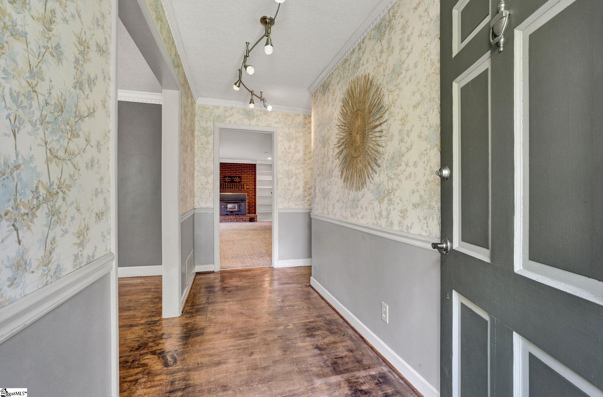 7 River Oaks Drive Greenville, SC 29601