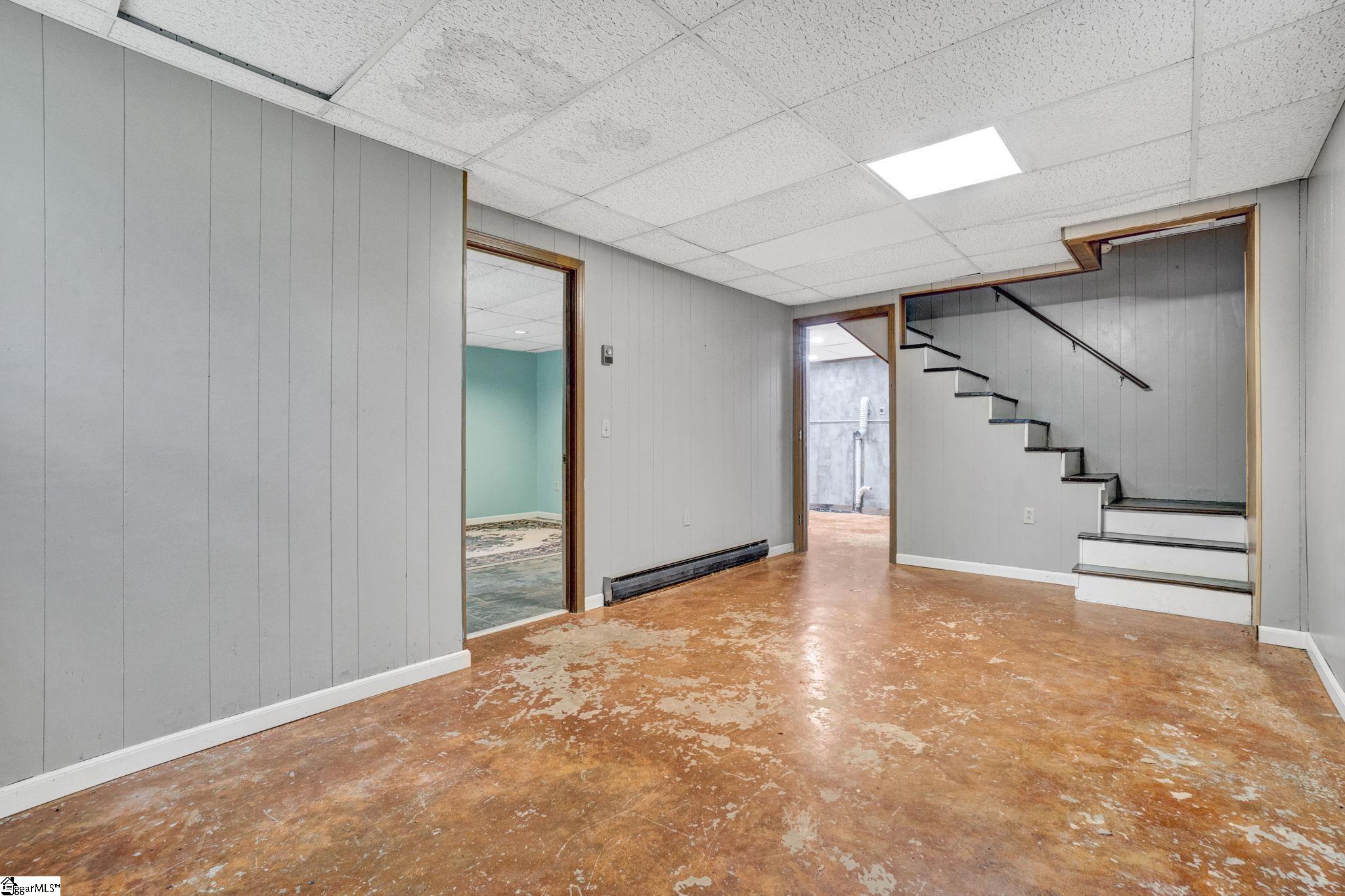7 River Oaks Drive Greenville, SC 29601