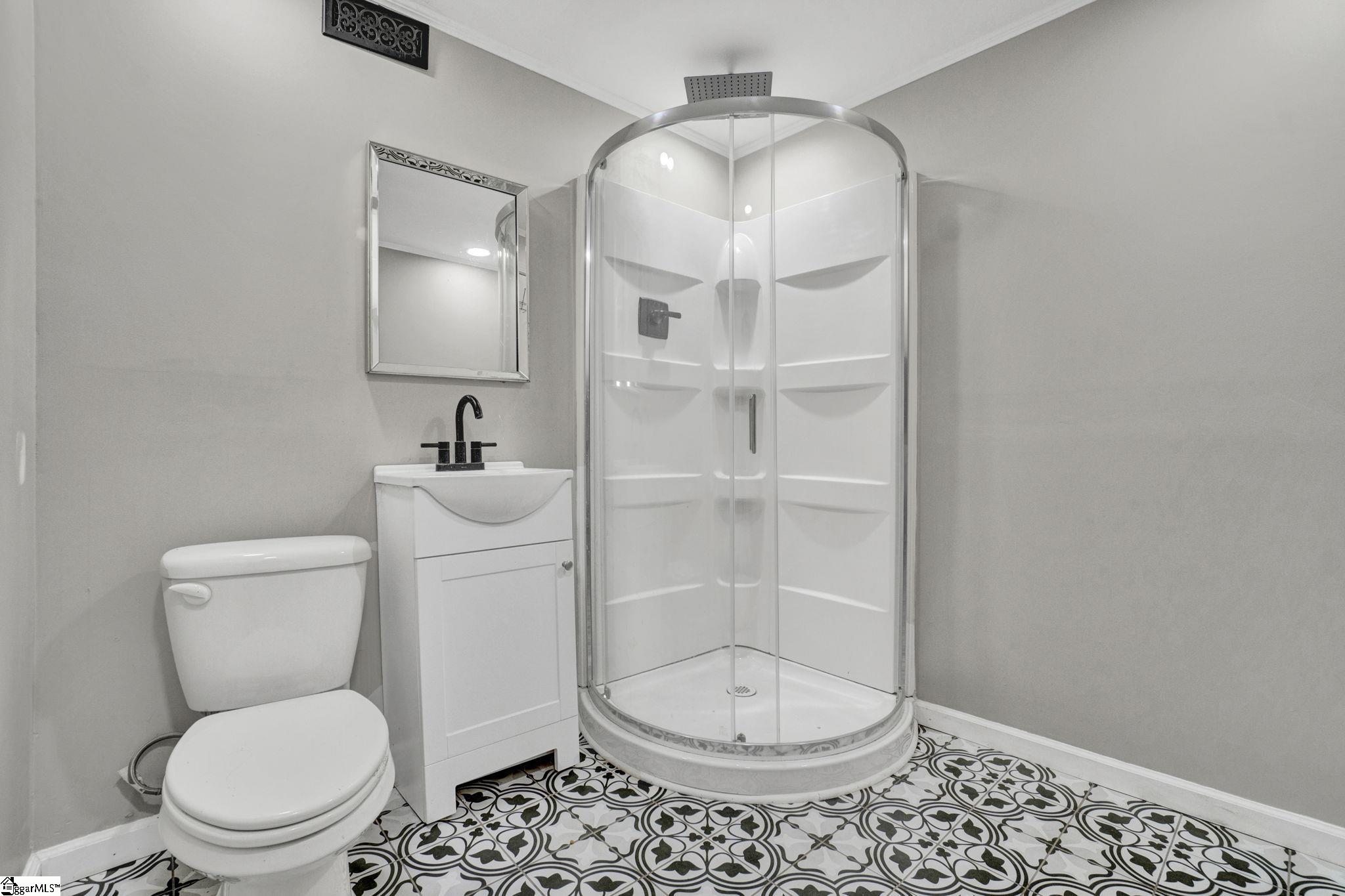 7 River Oaks Drive Greenville, SC 29601
