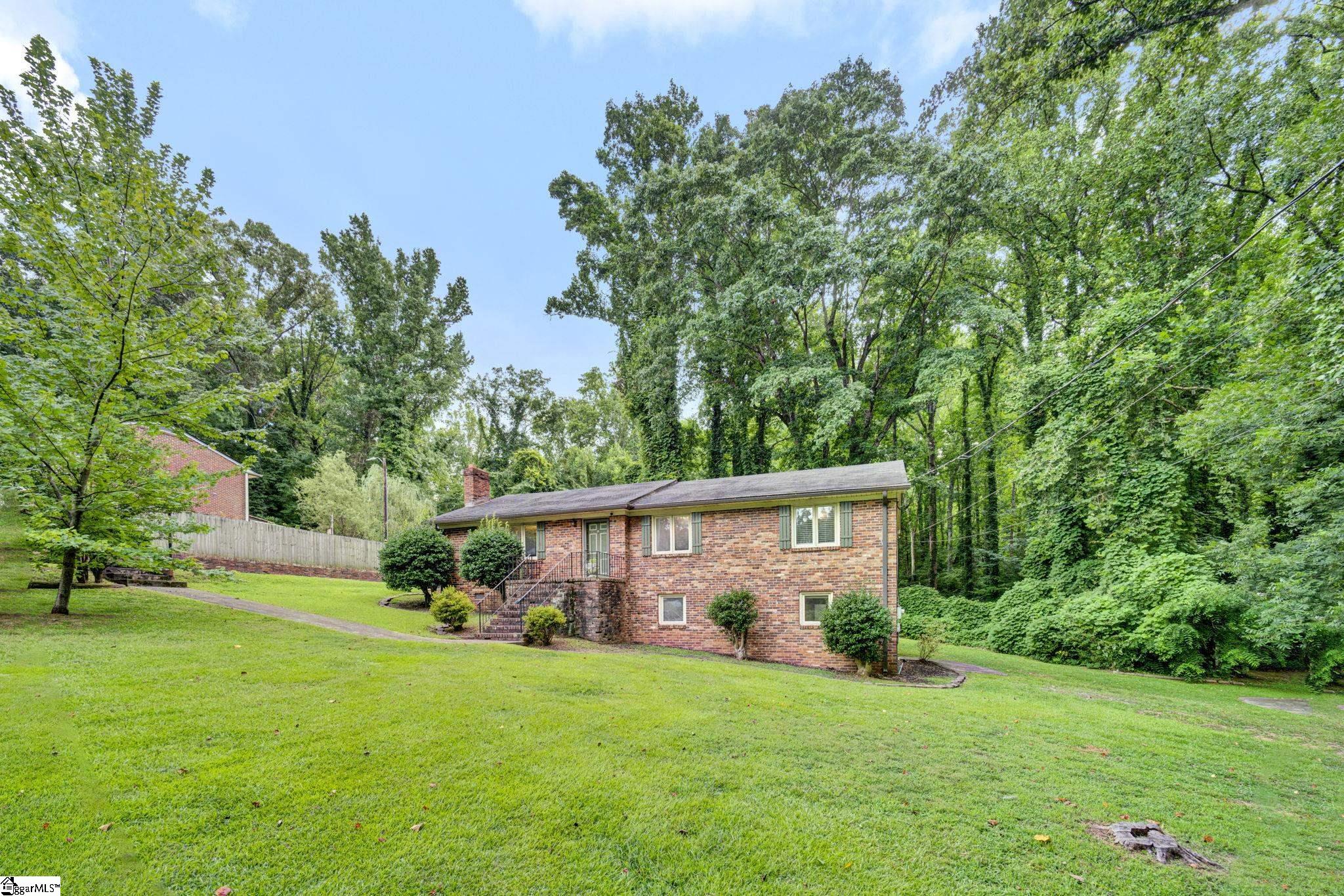 7 River Oaks Drive Greenville, SC 29601