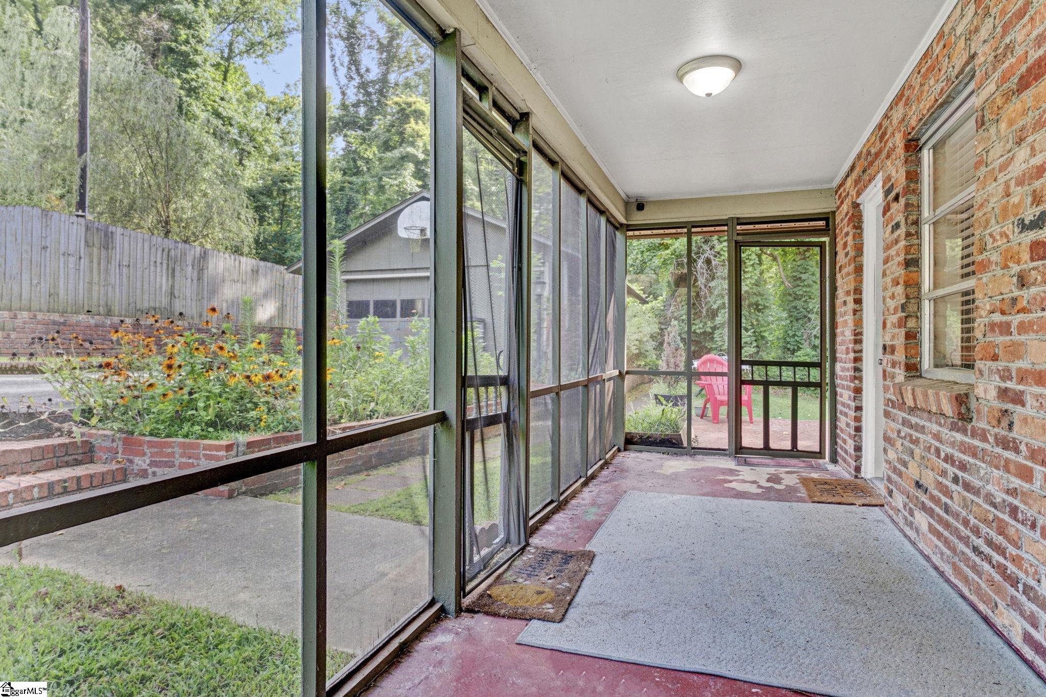 7 River Oaks Drive Greenville, SC 29601