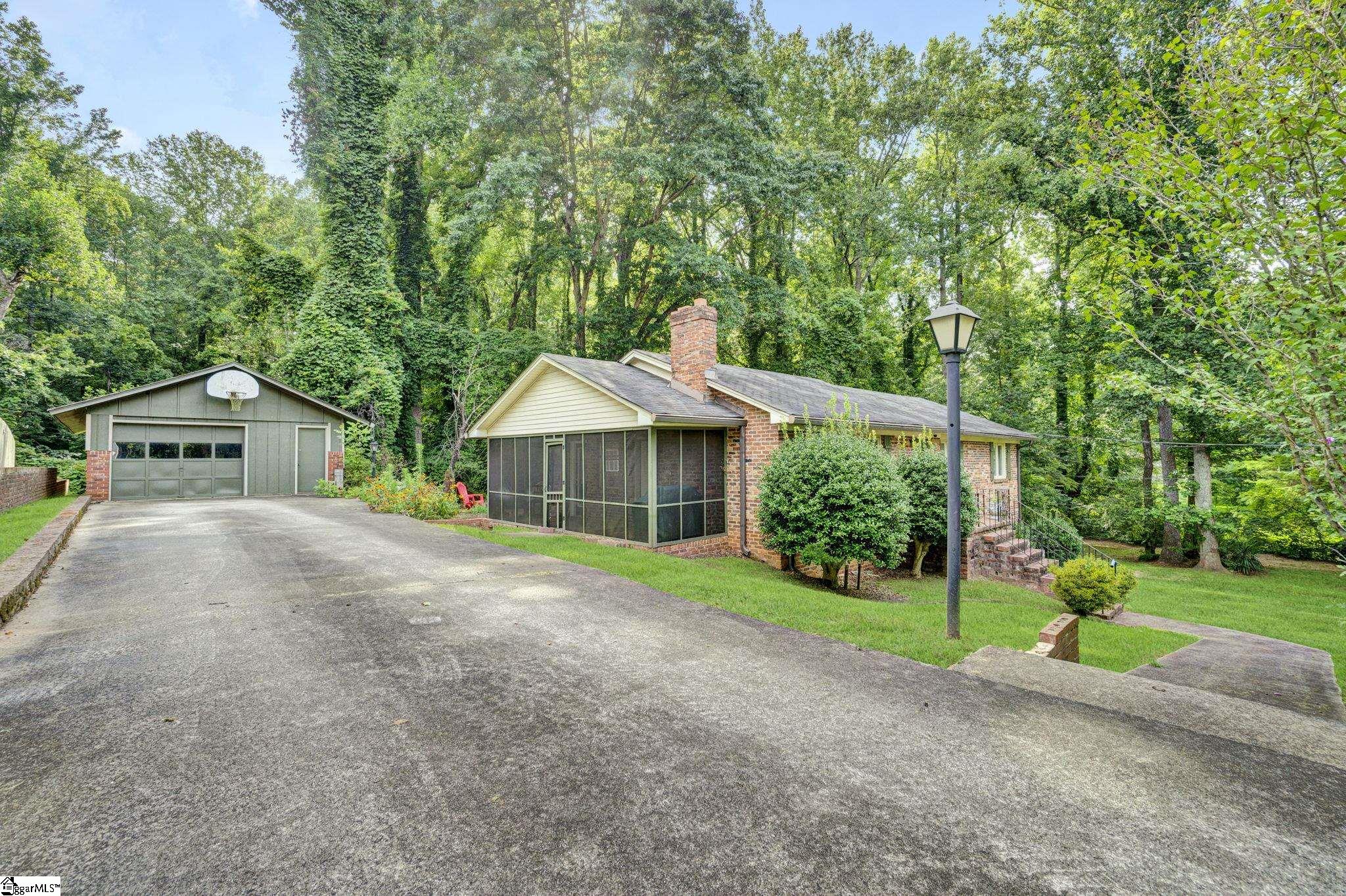7 River Oaks Drive Greenville, SC 29601