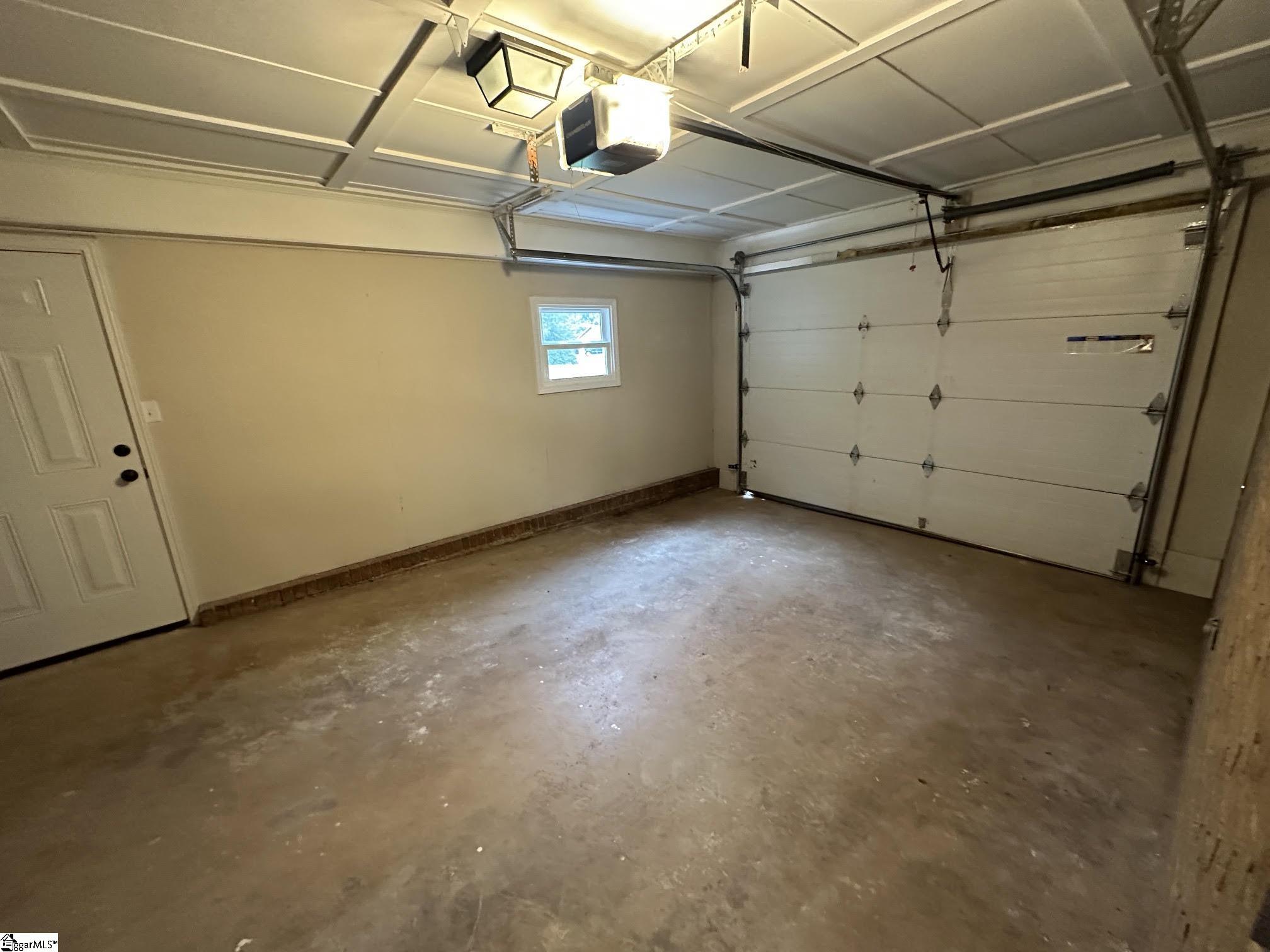 220 River Forest Drive Boiling Springs, SC 29316