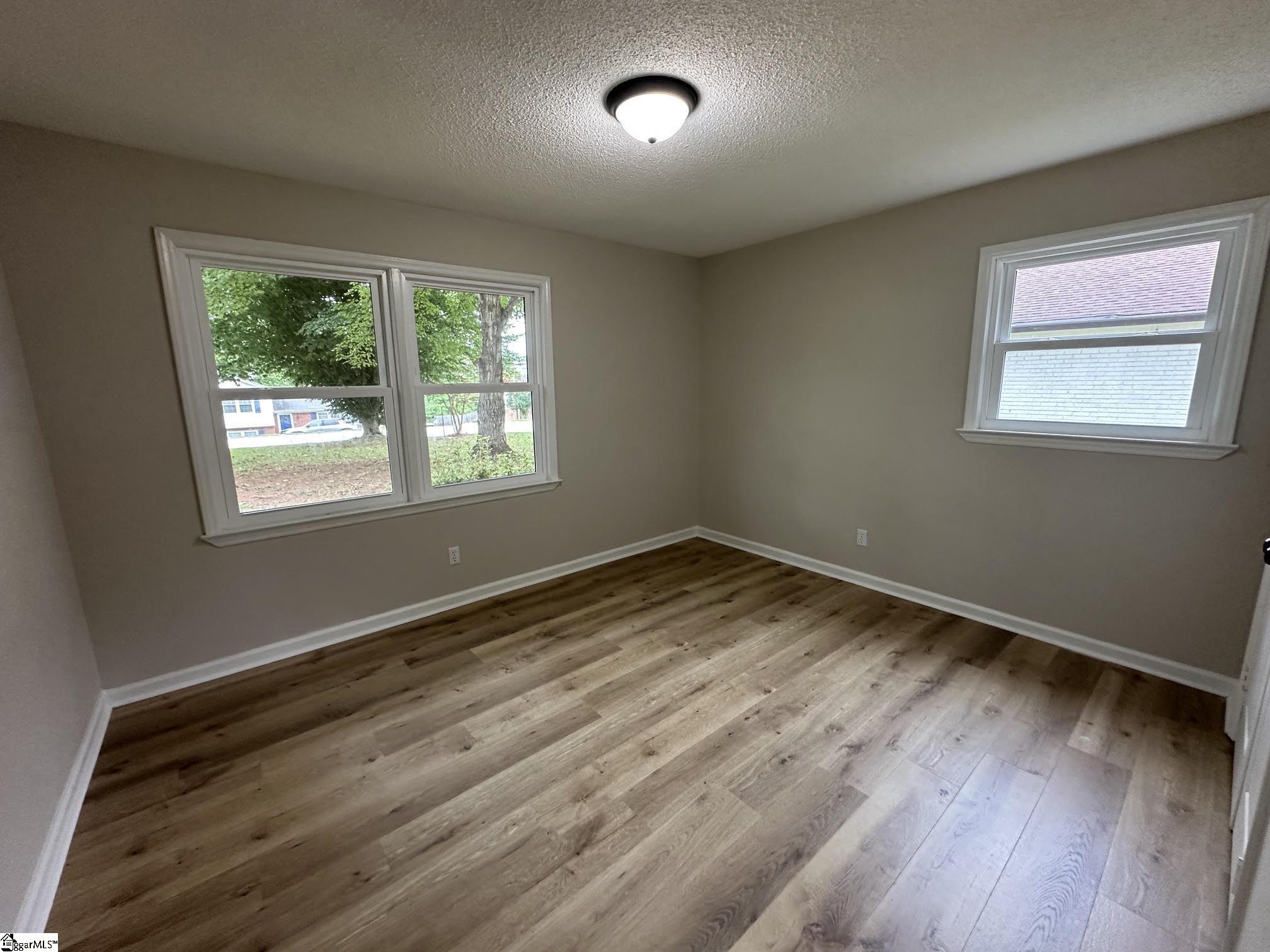 220 River Forest Drive Boiling Springs, SC 29316