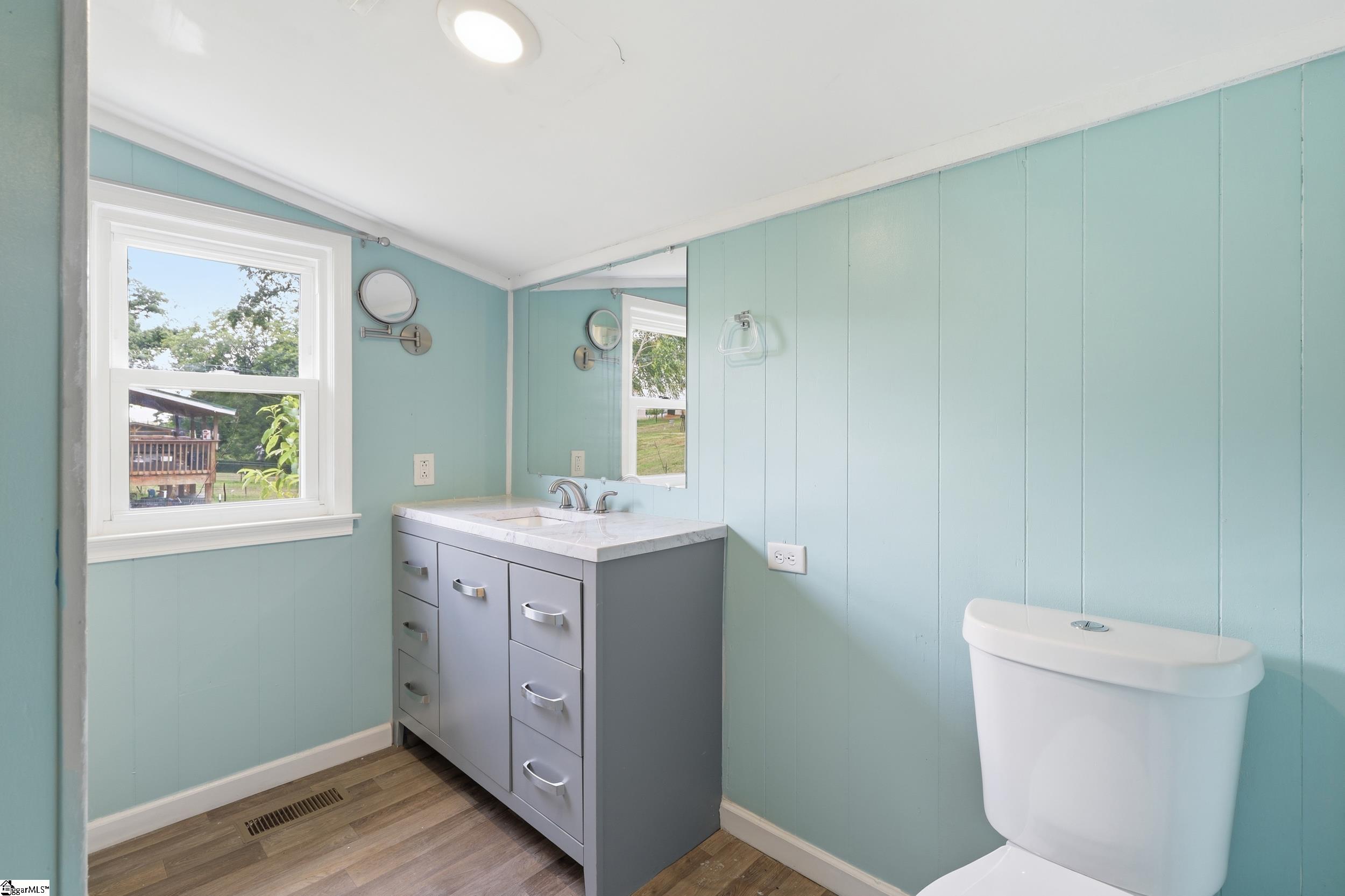 5 Hammett Street Piedmont, SC 29673