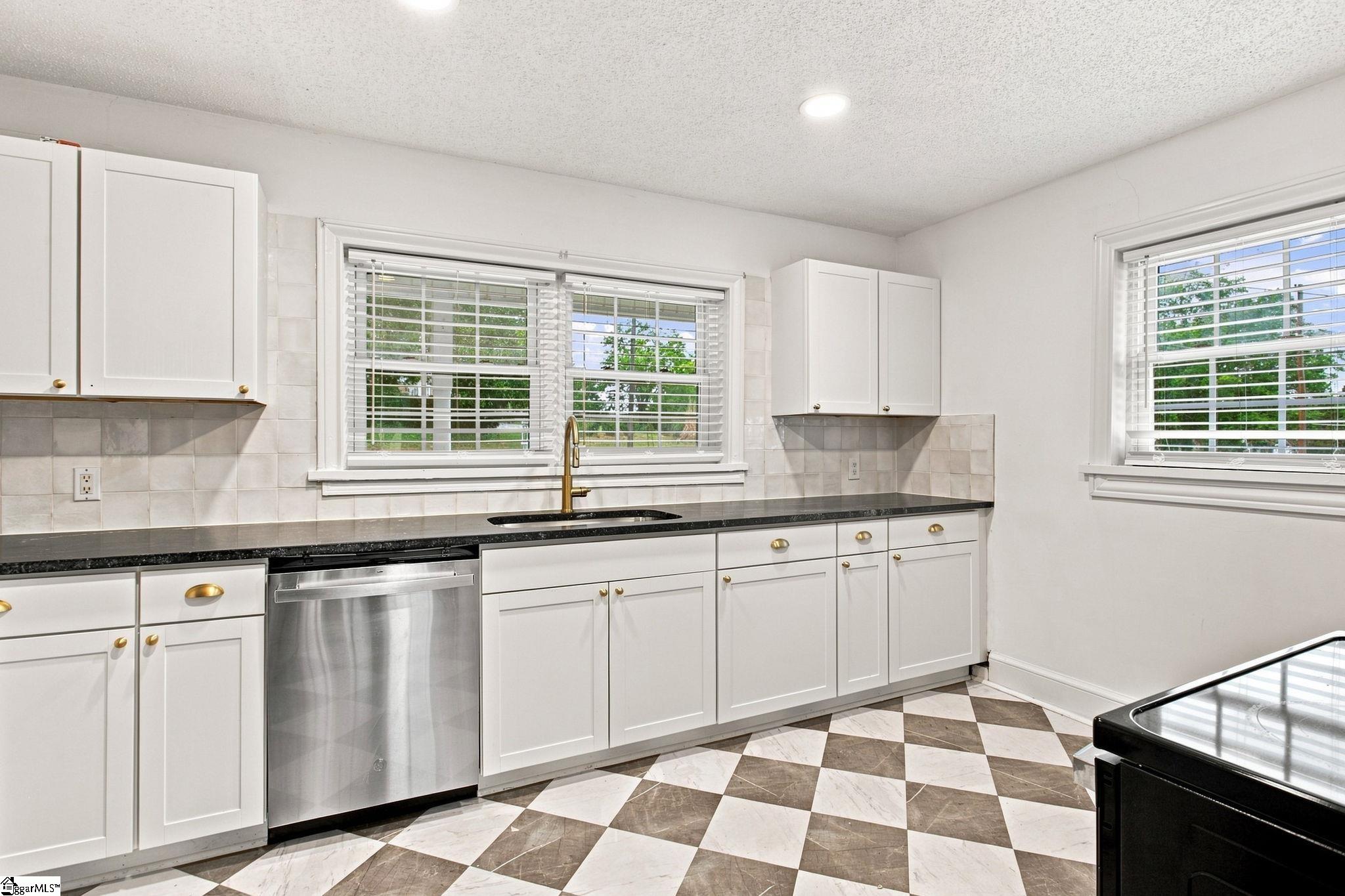 816 Chick Springs Road Taylors, SC 29687