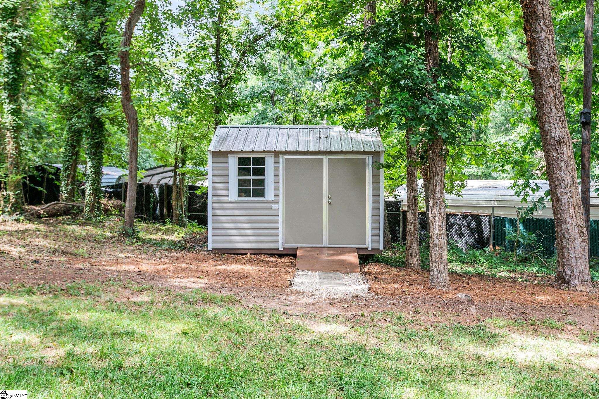 13 Pasadena Avenue Greenville, SC 29605