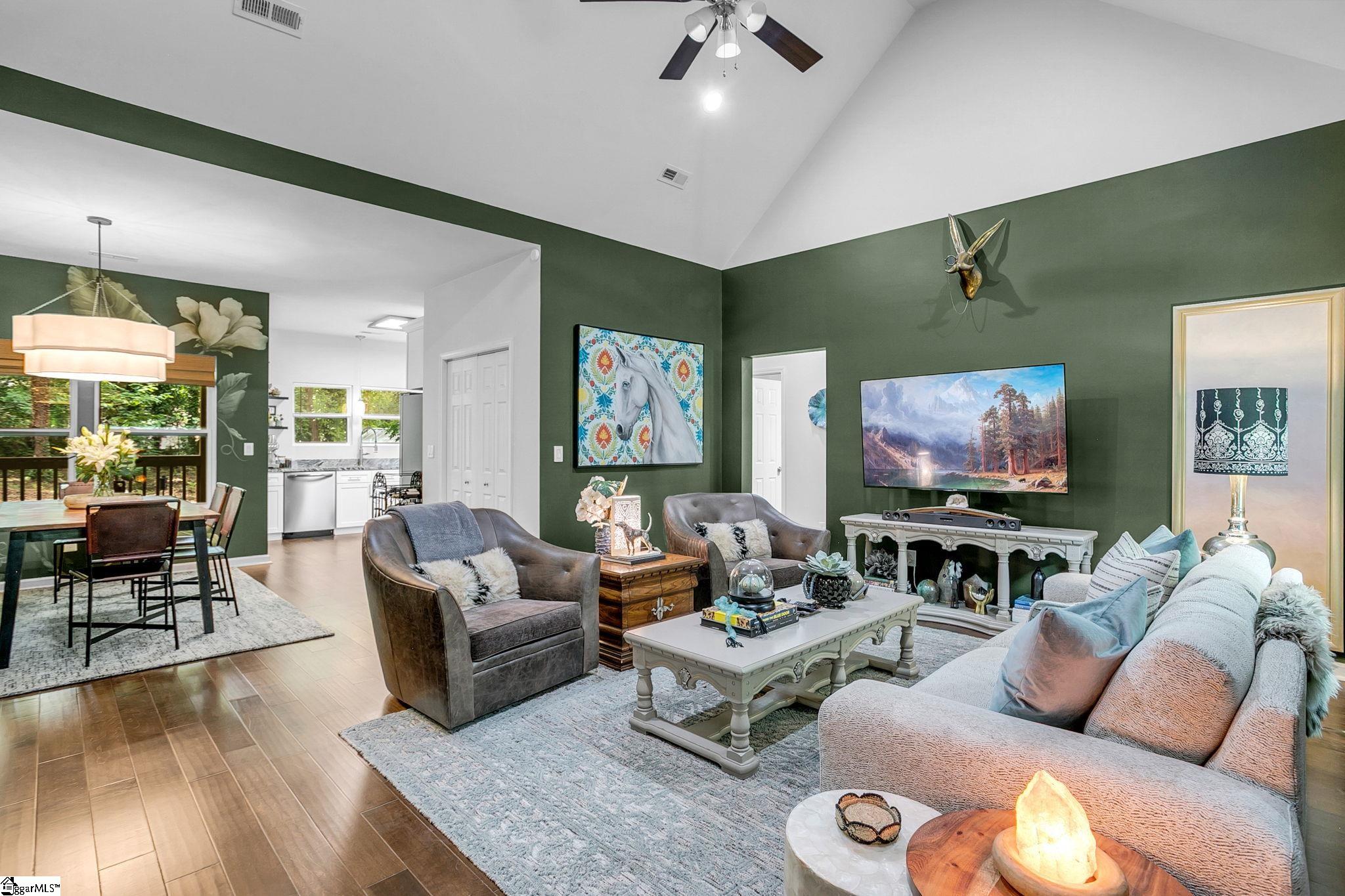 13 Pasadena Avenue Greenville, SC 29605