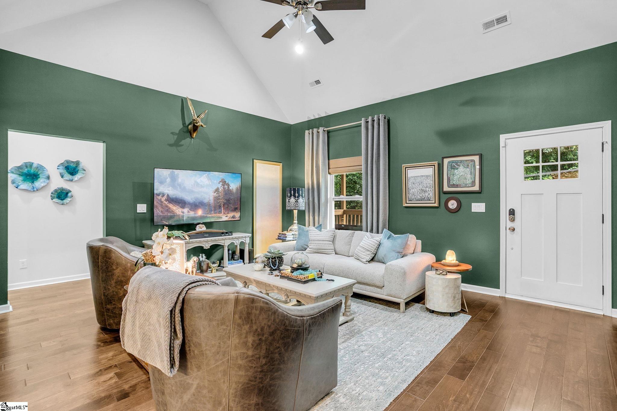 13 Pasadena Avenue Greenville, SC 29605