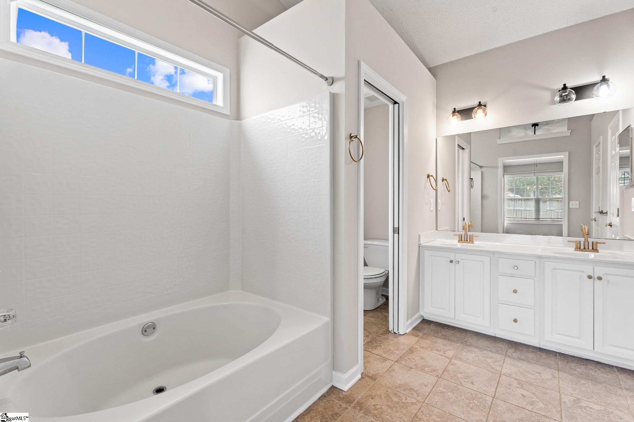 500 Lake Lennox Drive Simpsonville, SC 29681