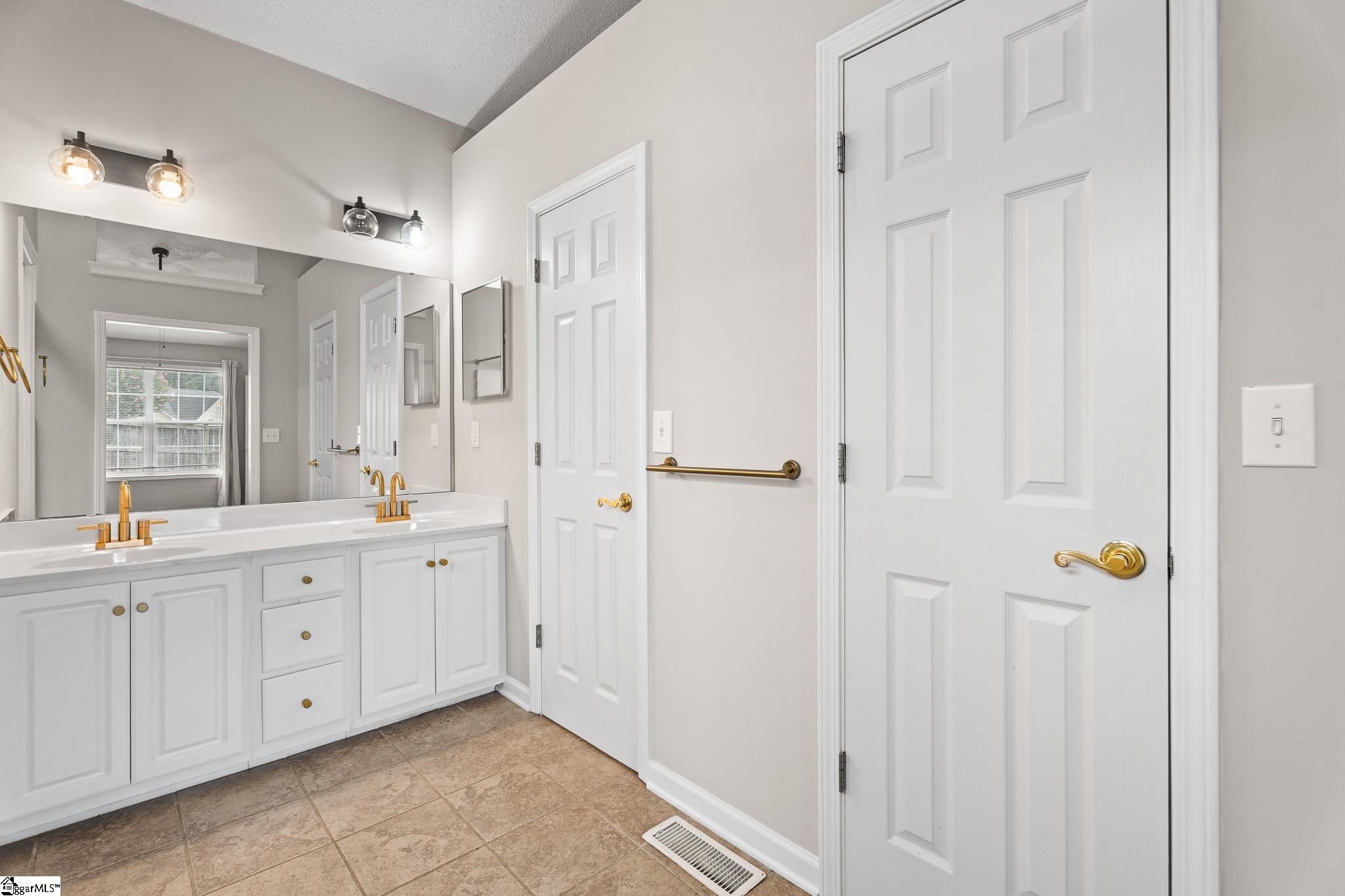 500 Lake Lennox Drive Simpsonville, SC 29681