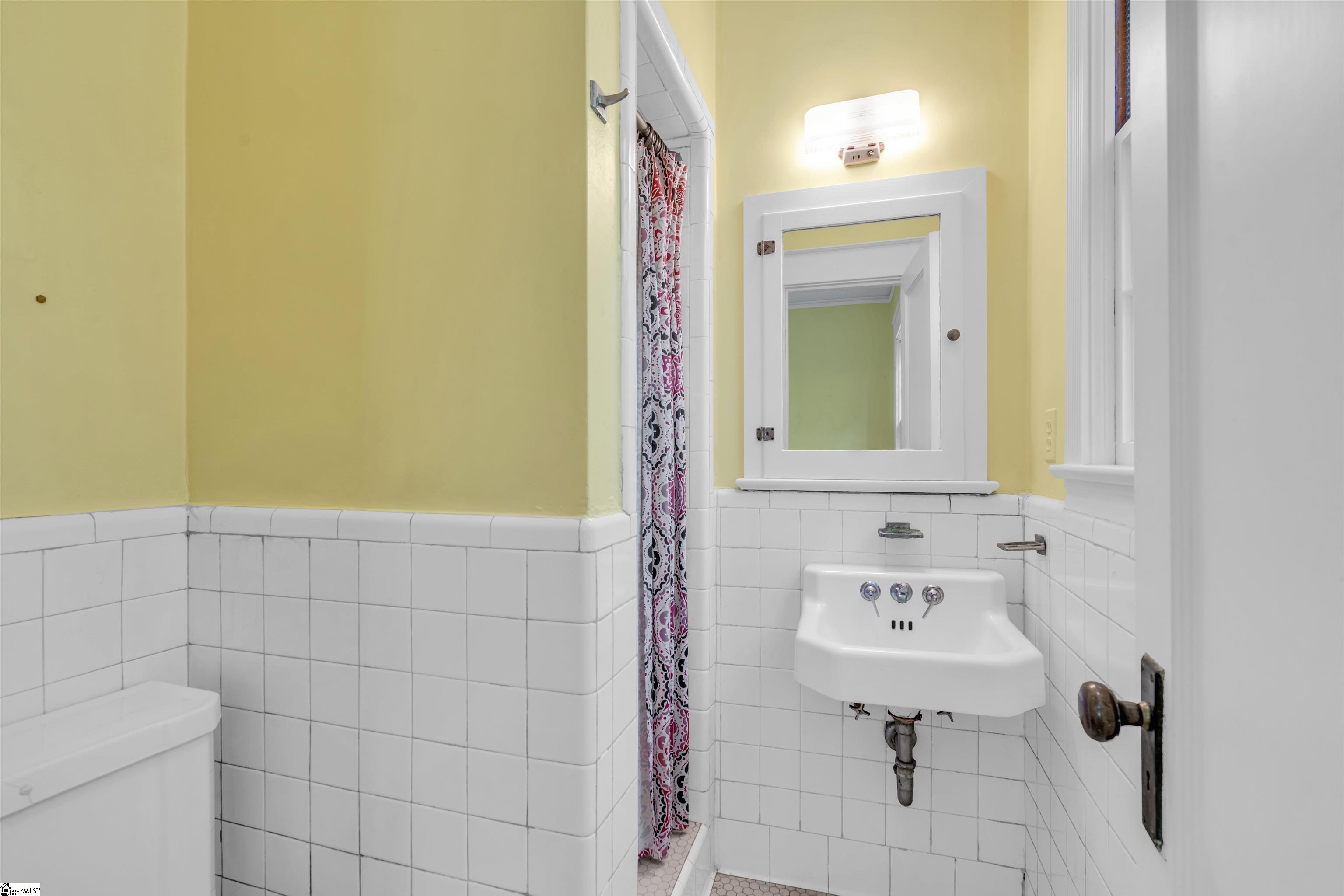 300 Rivermont Drive Spartanburg, SC 29302