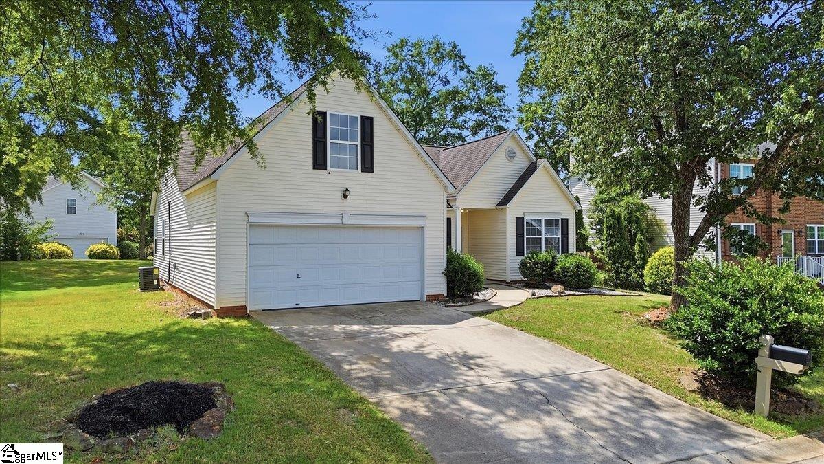 8 Peach Grove Place Mauldin, SC 29662