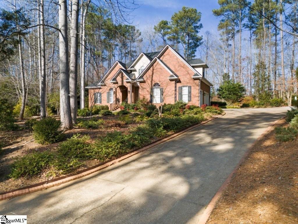 30 Winged Foot Court Spartanburg, SC 29306