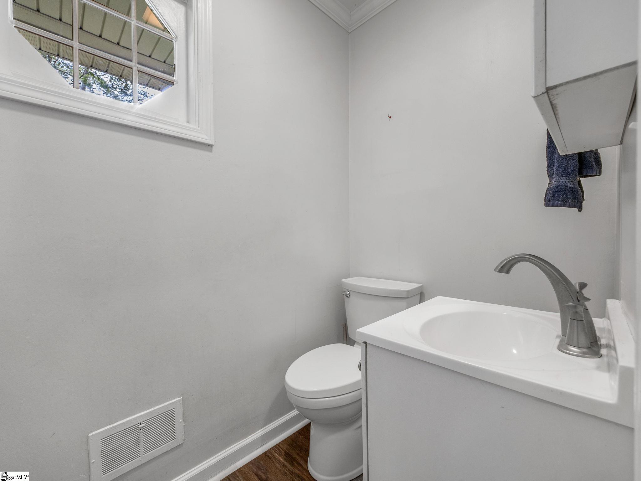 174 Green Lake Road Greenville, SC 29607