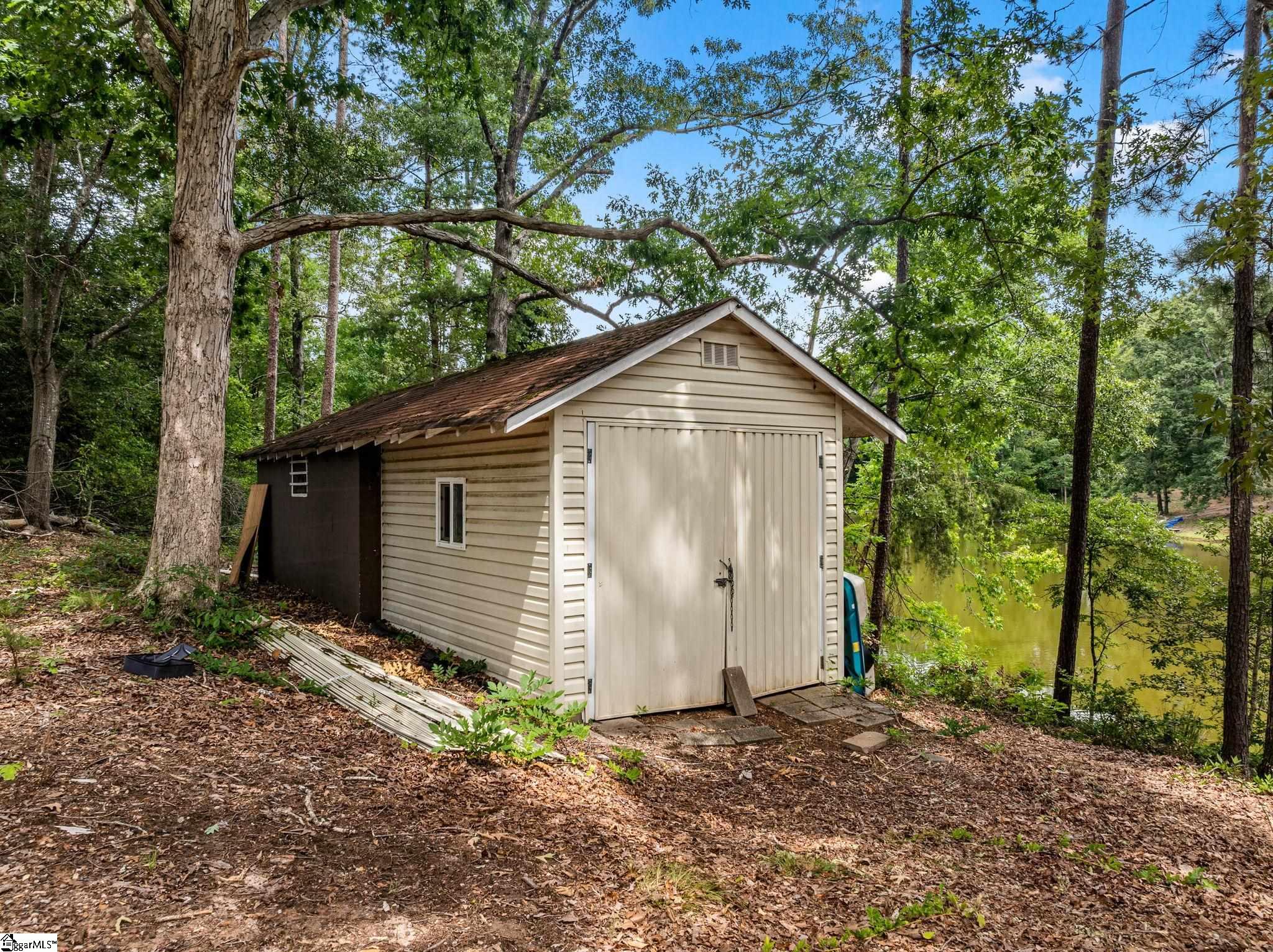 174 Green Lake Road Greenville, SC 29607