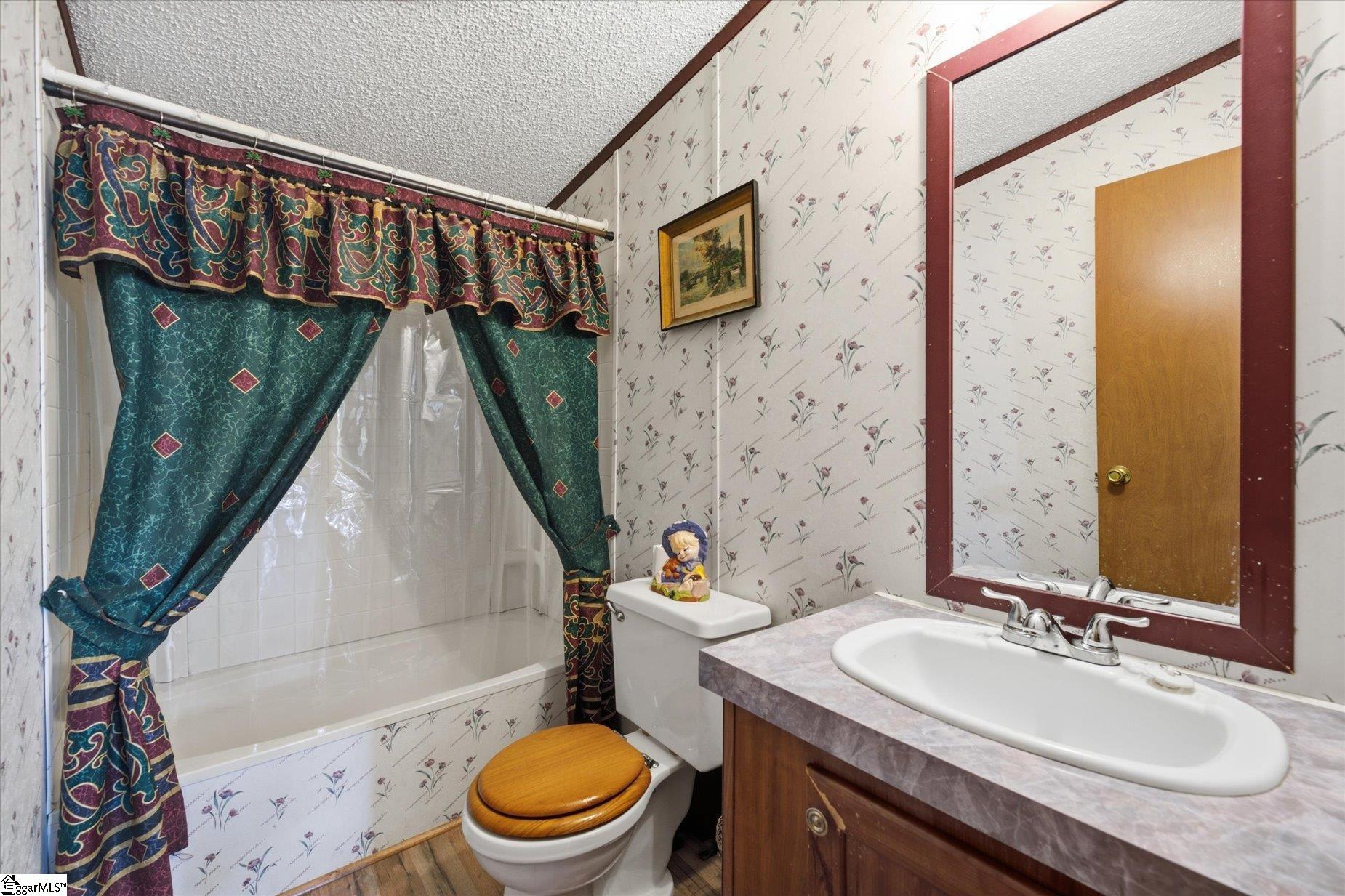 208 Brentwood Circle Greenville, SC 29605