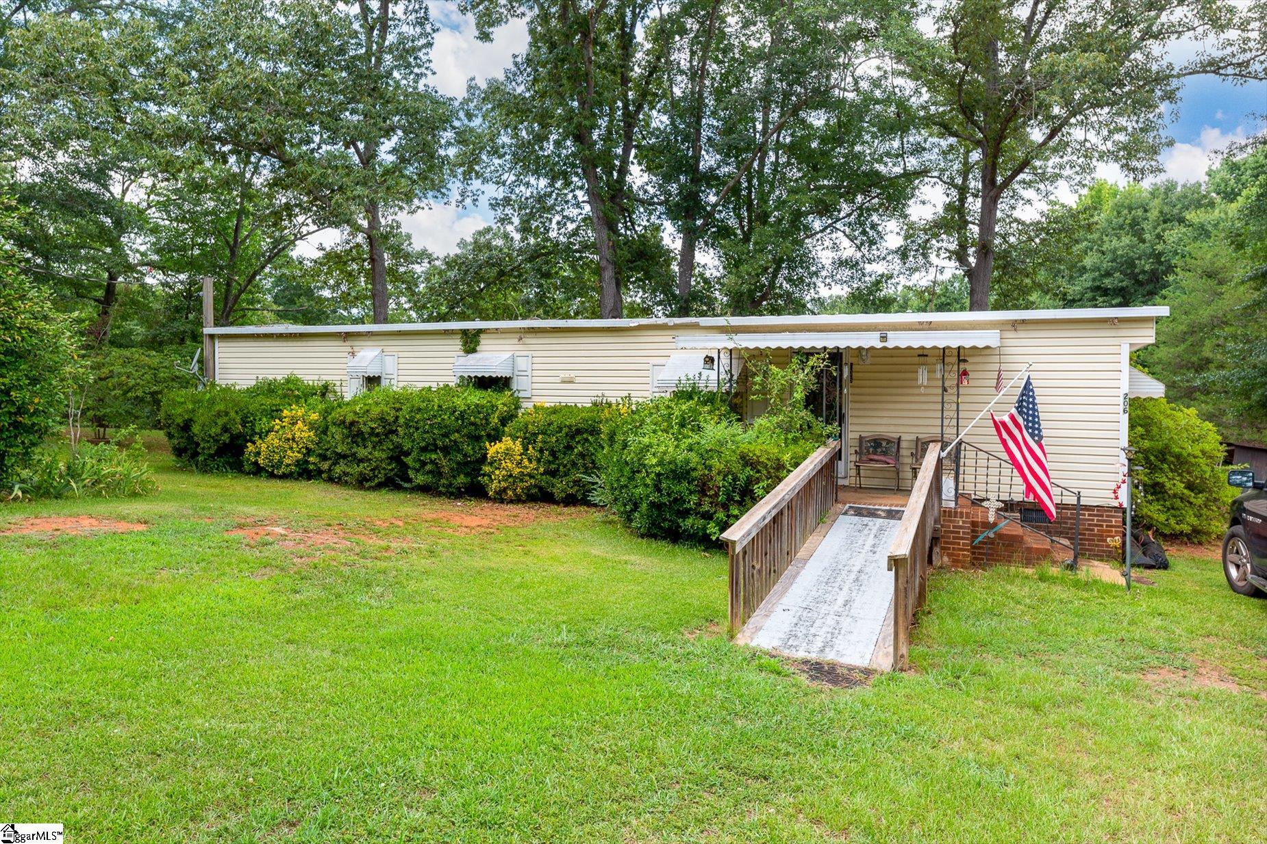 208 Brentwood Circle Greenville, SC 29605